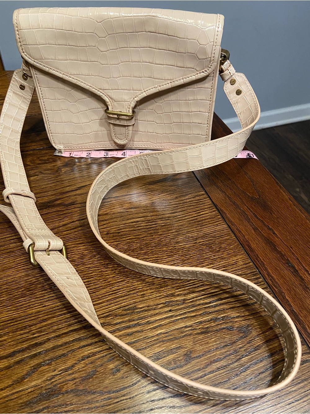 J. Crew 100% Leather Croc-Embossed Cream Crossbody Bag - Stylish Everyday Carry